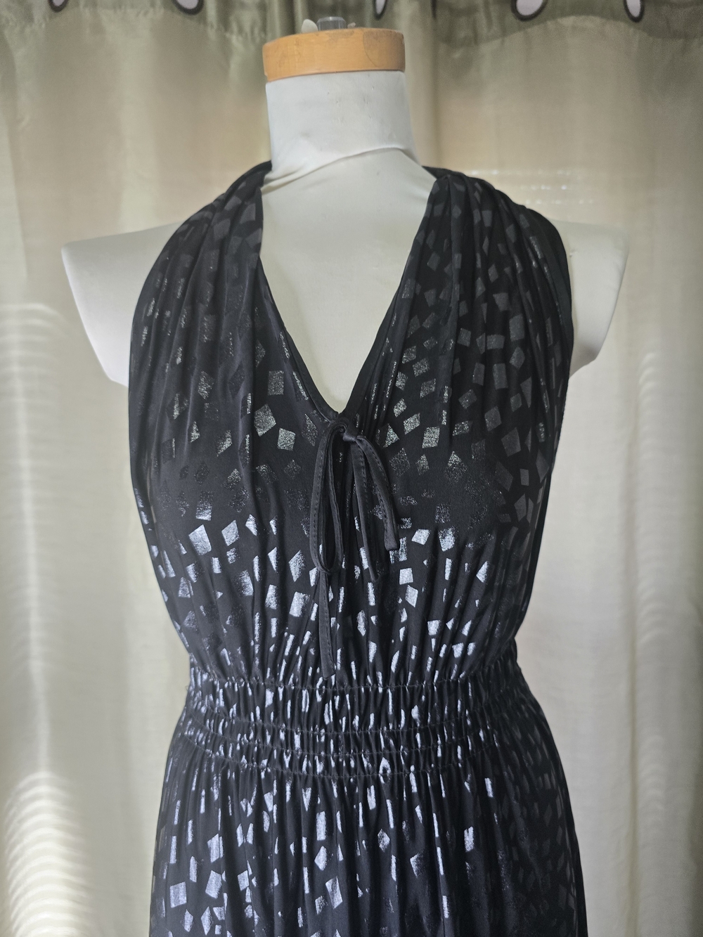 Sleeveless Black Metallic-Accent Maxi Dress with Smocked Waist - Picture 5 of 9